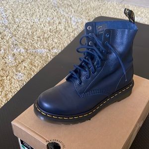 Dark blue Dr.Martens Pascal boots